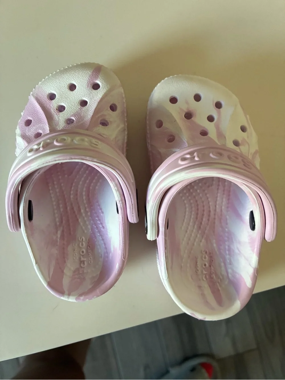 Girls crocs